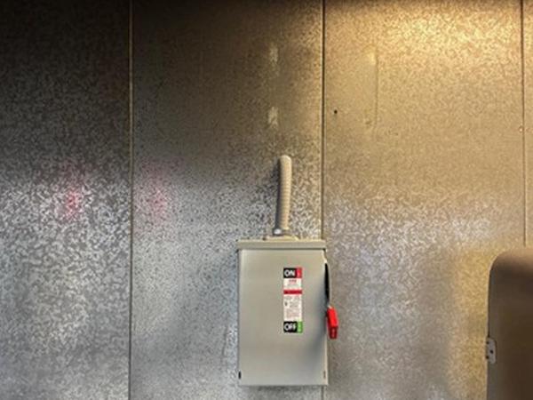 Instalación de contacto eléctrico de 480 V y 60 A, foto 3 de 3