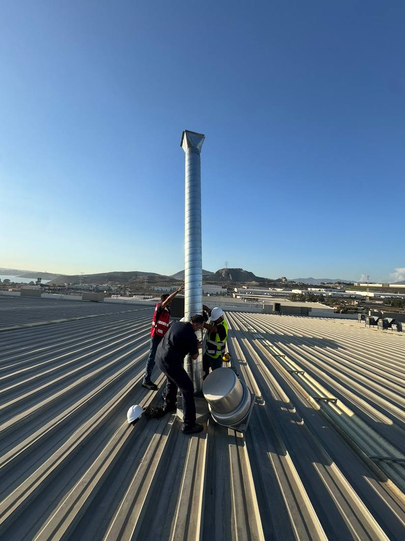 Instalación de extractor con ductería para sanitarios, foto 1 de 4