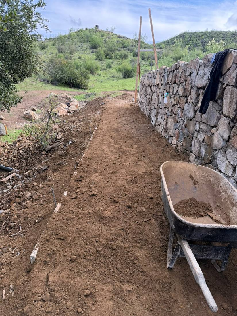 Fabricación de muro de contención con piedra, foto 4 de 10