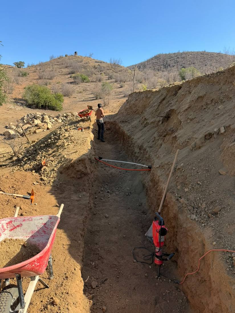 Fabricación de muro de contención con piedra, foto 5 de 10