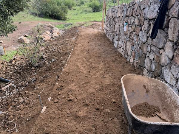 Fabricación de muro de contención con piedra, foto 4 de 10