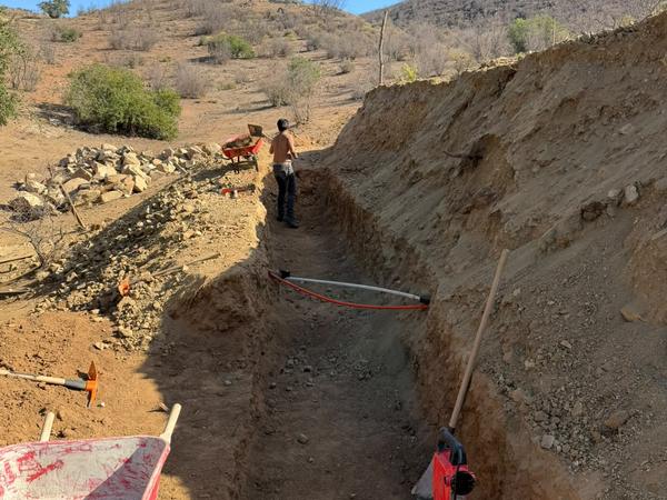 Fabricación de muro de contención con piedra, foto 5 de 10