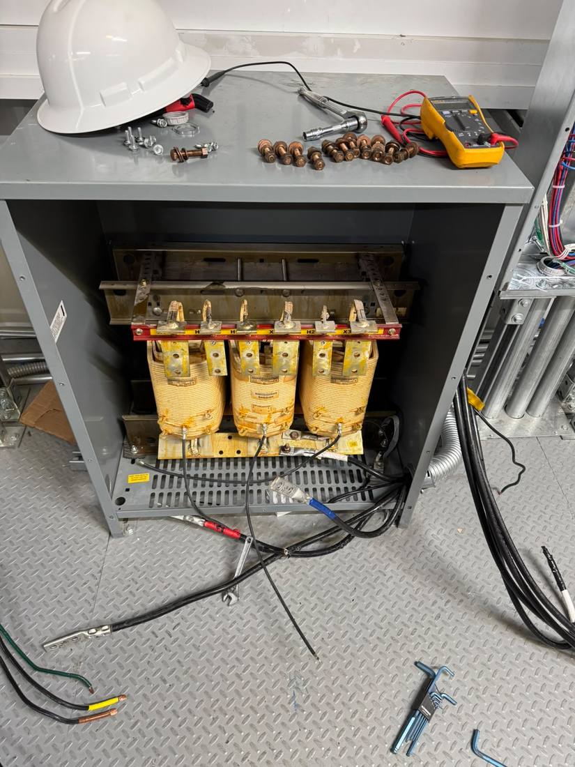 Suministro e instalación de tablero de 250 A con alimentación desde UPS, foto 5 de 6