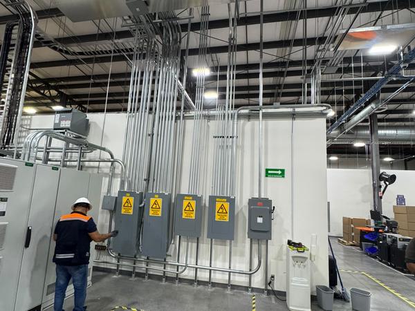 Suministro e instalación de tablero de 250 A con alimentación desde UPS, foto 4 de 6