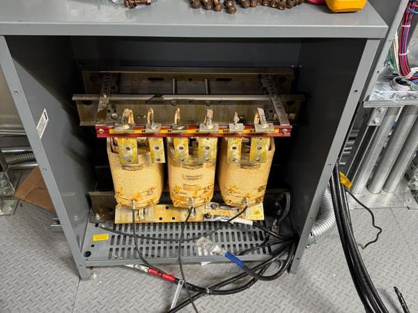 Suministro e instalación de tablero de 250 A con alimentación desde UPS, foto 5 de 6
