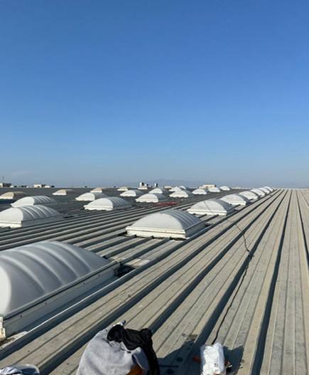 Reemplazo de impermeabilizante en 75 tragaluces, foto 3 de 4